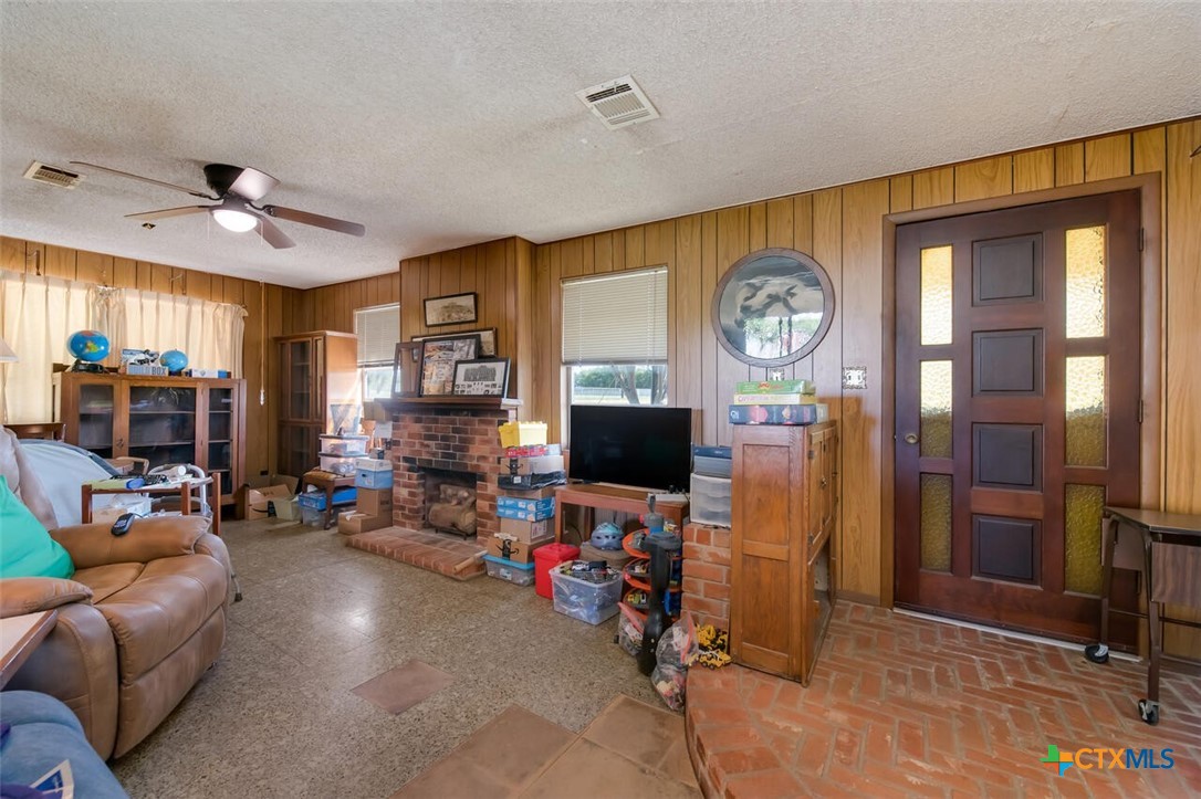 901 S Old Robinson Road Property Photo 10