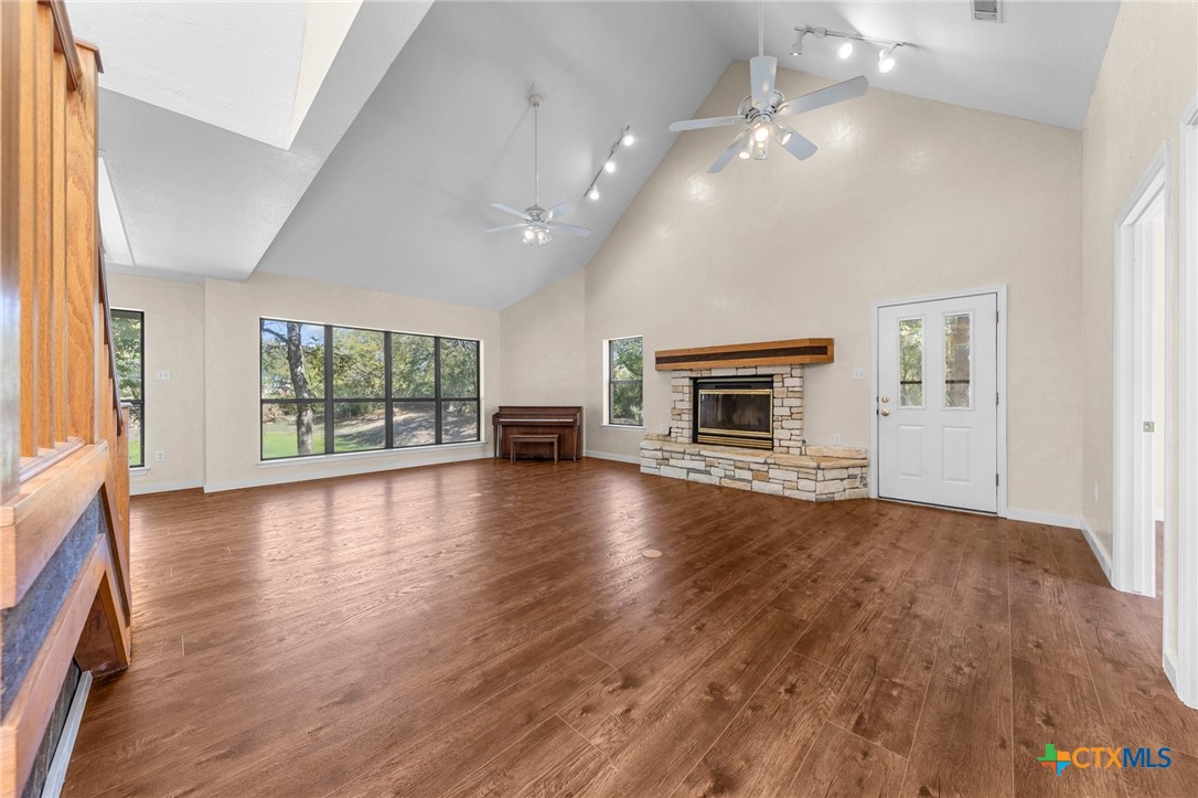 5985 Fm 2086 Property Photo 7