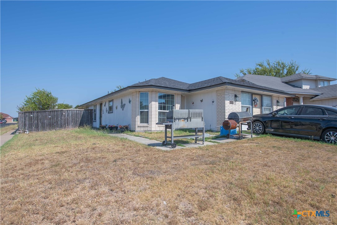 2201 Tracey Ann Lane Property Photo