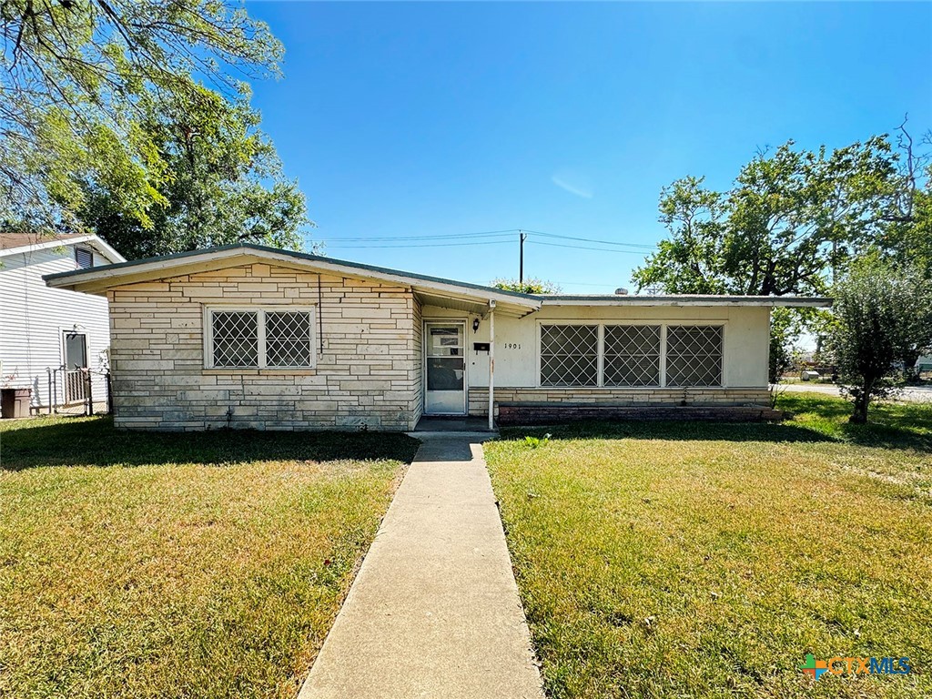 1901 E Guadalupe Street Property Photo 1