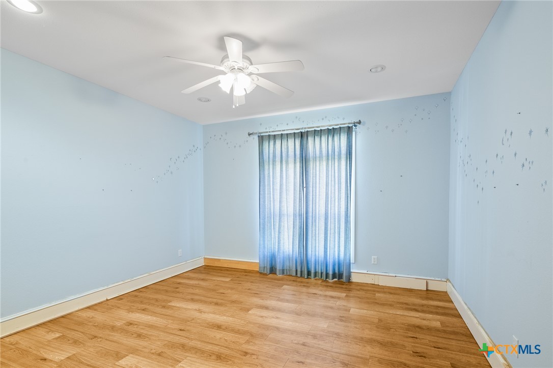 49 Lakeplace Street Property Photo 24