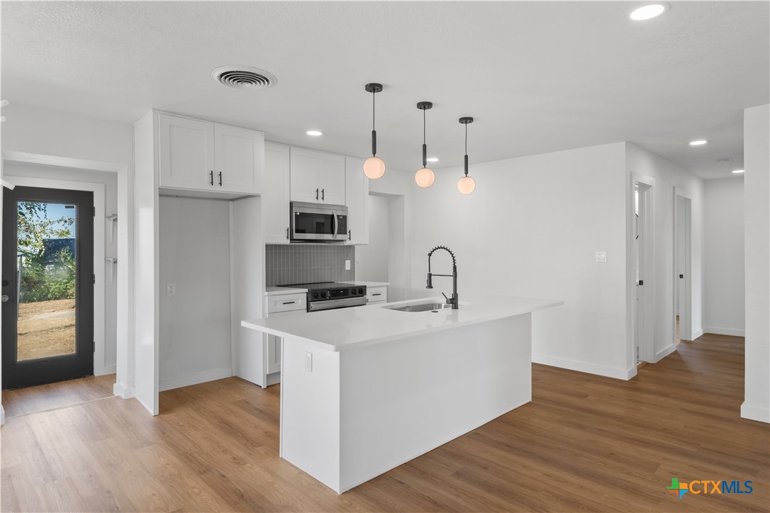 115 W Fowler Avenue Property Photo 6