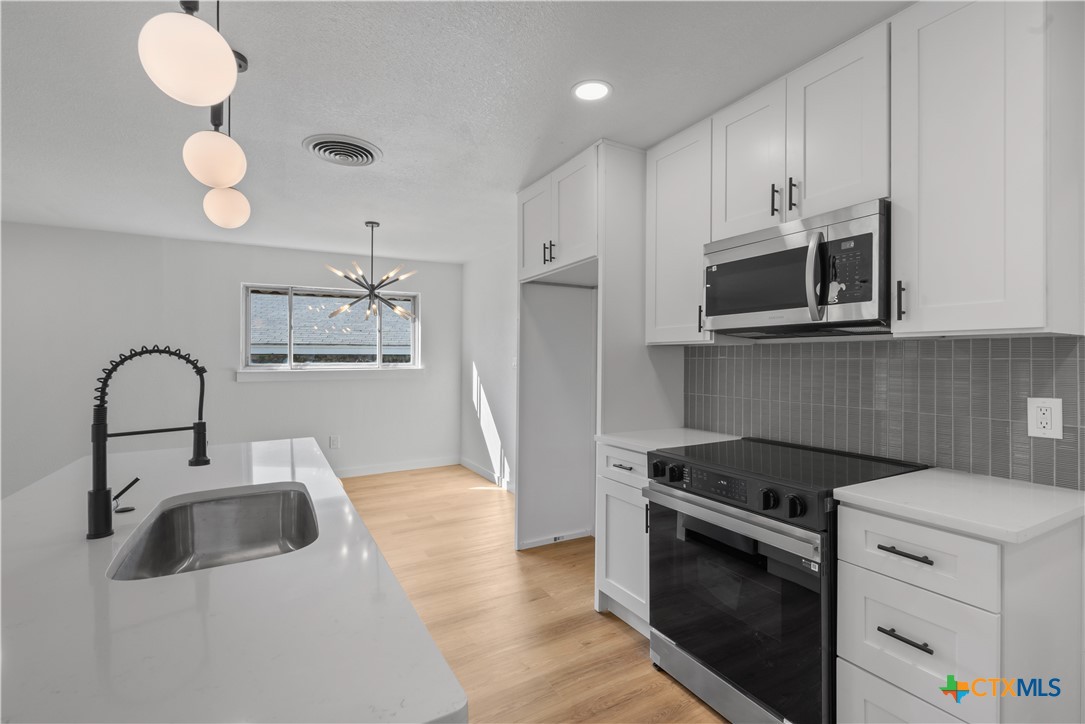 115 W Fowler Avenue Property Photo 8
