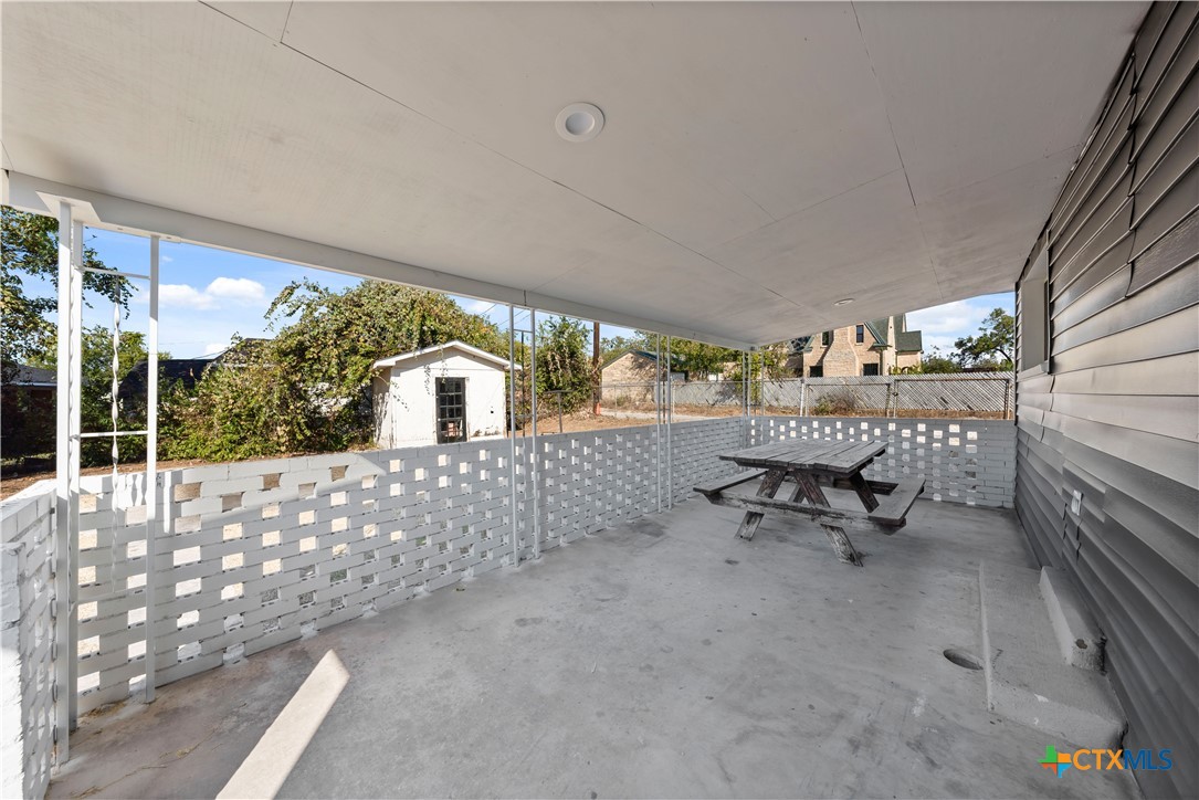 115 W Fowler Avenue Property Photo 24