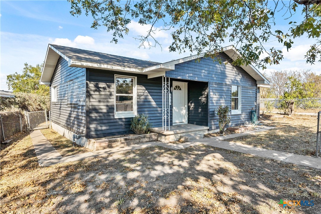 115 W Fowler Avenue Property Photo 28