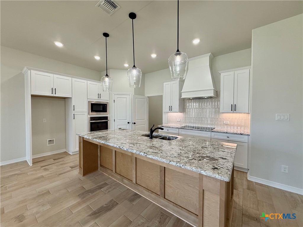 801 Eagle Crest Cove Property Photo 3