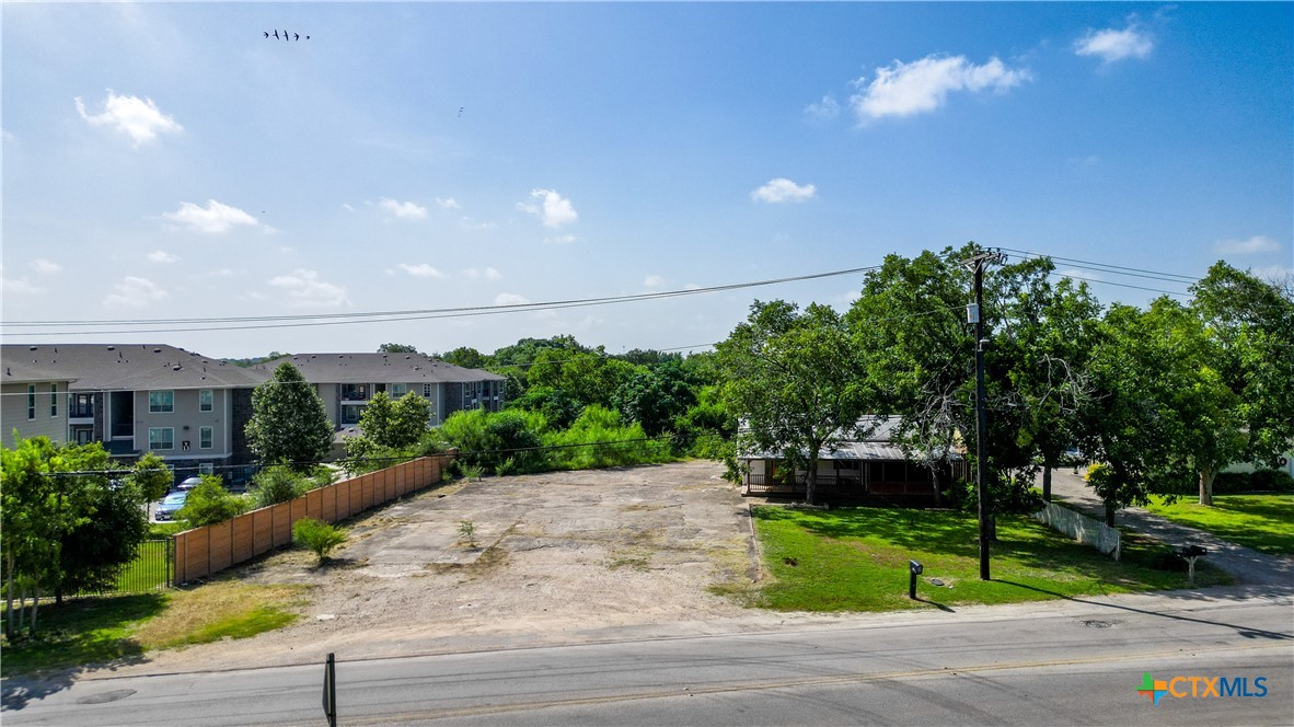 1951 Gruene Road Property Photo 1