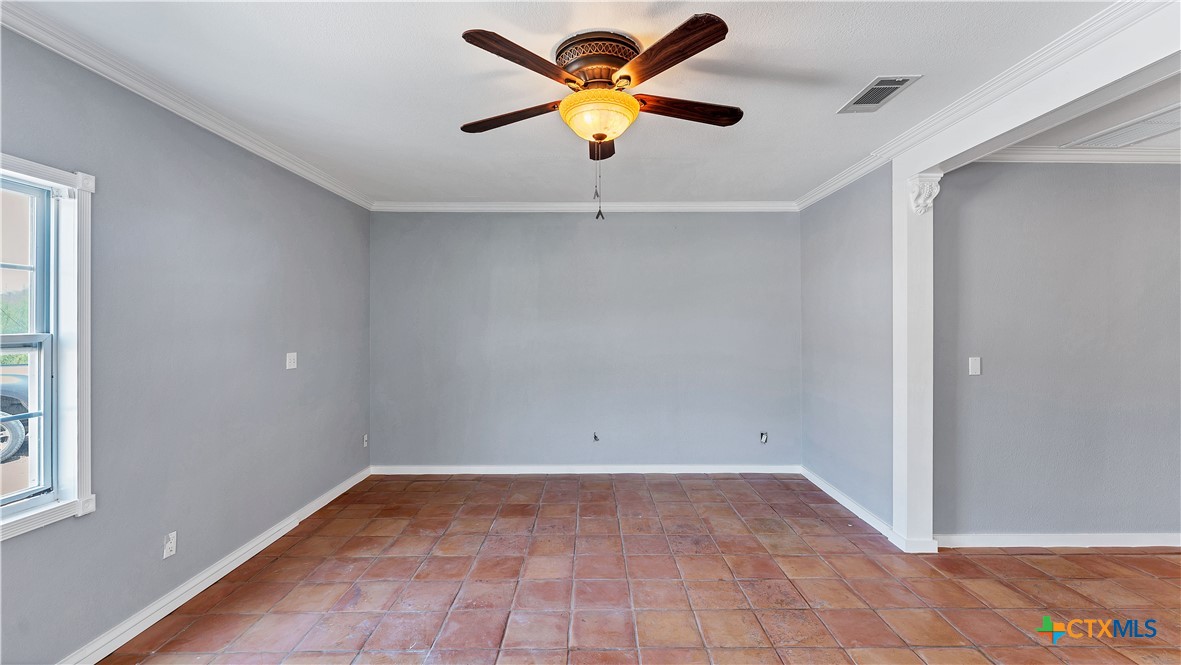 1951 Gruene Road Property Photo 8