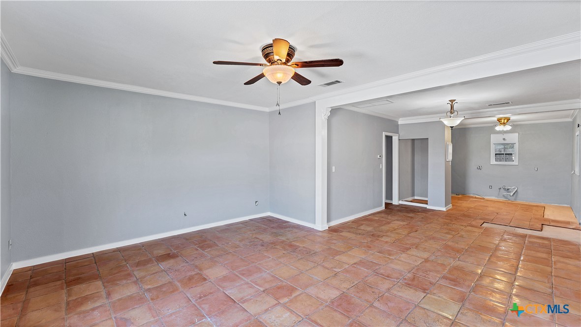 1951 Gruene Road Property Photo 9