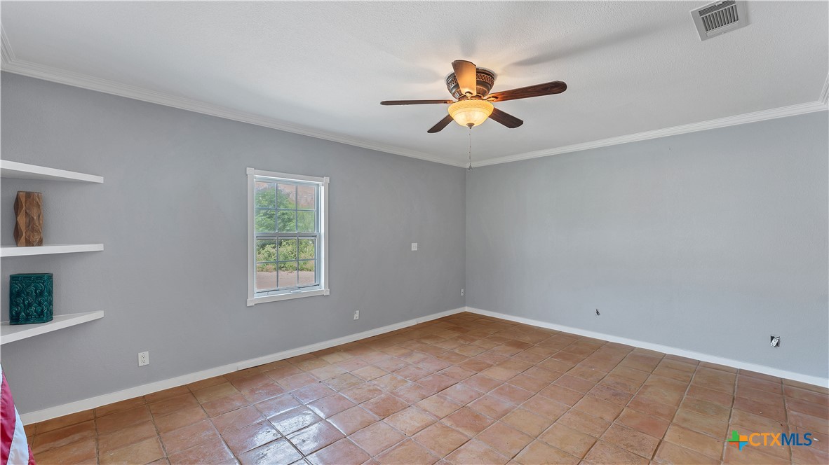1951 Gruene Road Property Photo 12