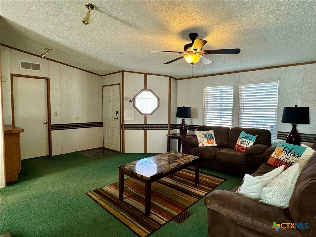 2803 Old Goliad Road Property Photo 6