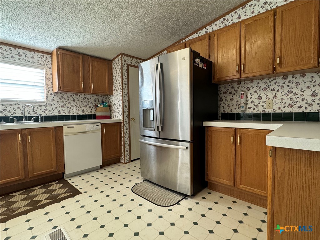 2803 Old Goliad Road Property Photo 8