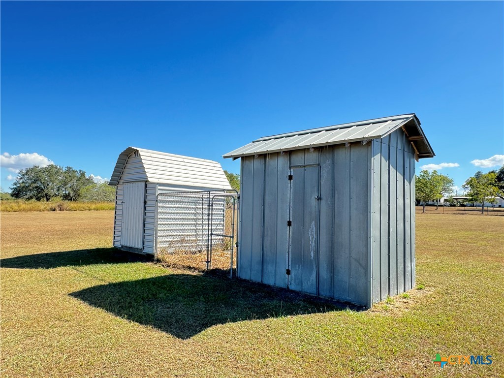 2803 Old Goliad Road Property Photo 28