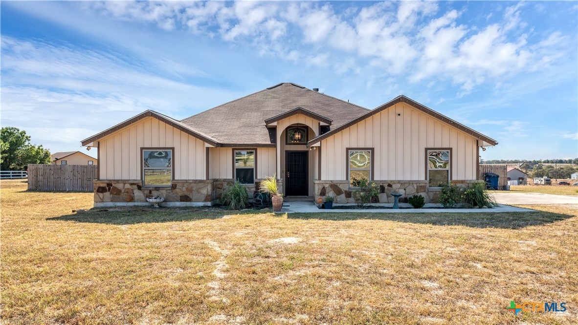 165 Lakeview Circle Property Photo 1