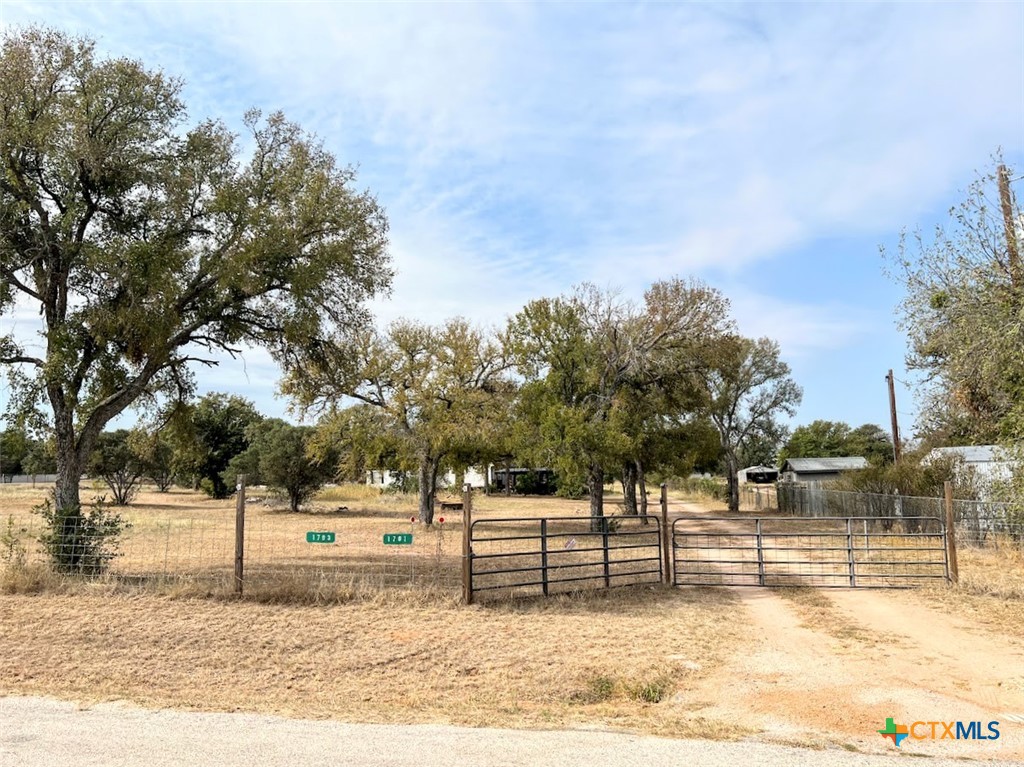 1701 & 1703 Roselea Drive Property Photo