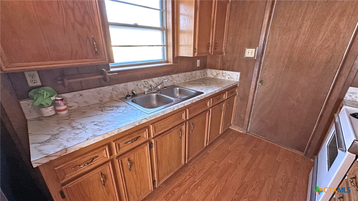 902 Holly Street Property Photo 4