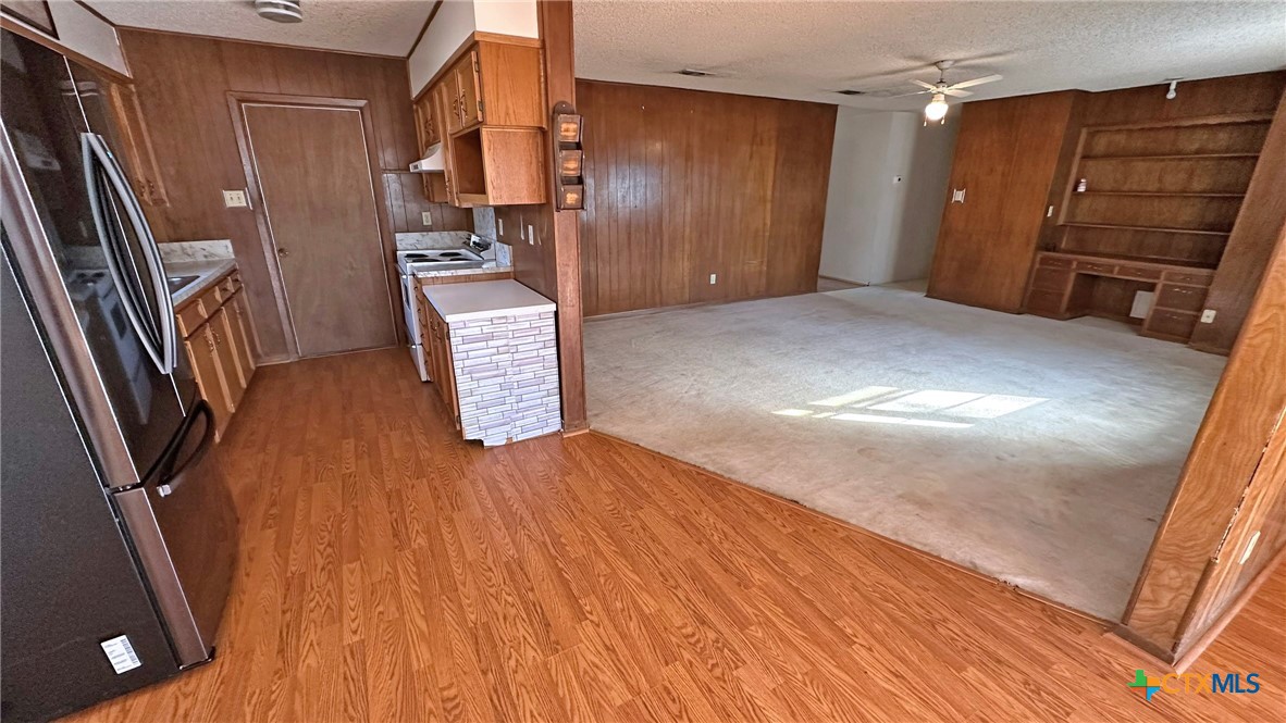 902 Holly Street Property Photo 5
