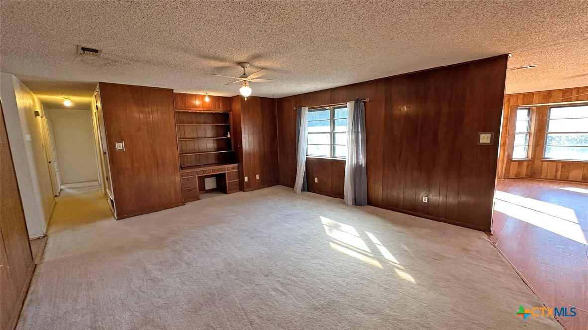 902 Holly Street Property Photo 10