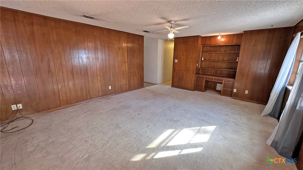 902 Holly Street Property Photo 11