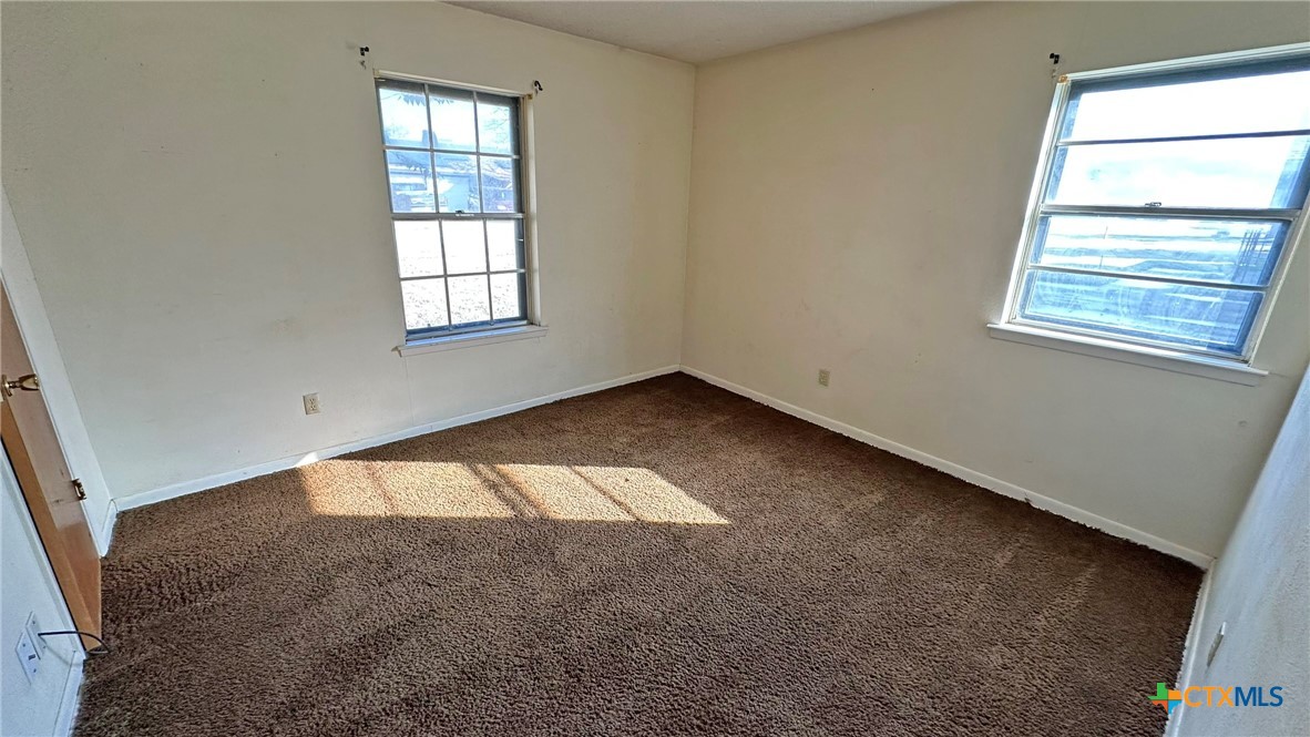 902 Holly Street Property Photo 12