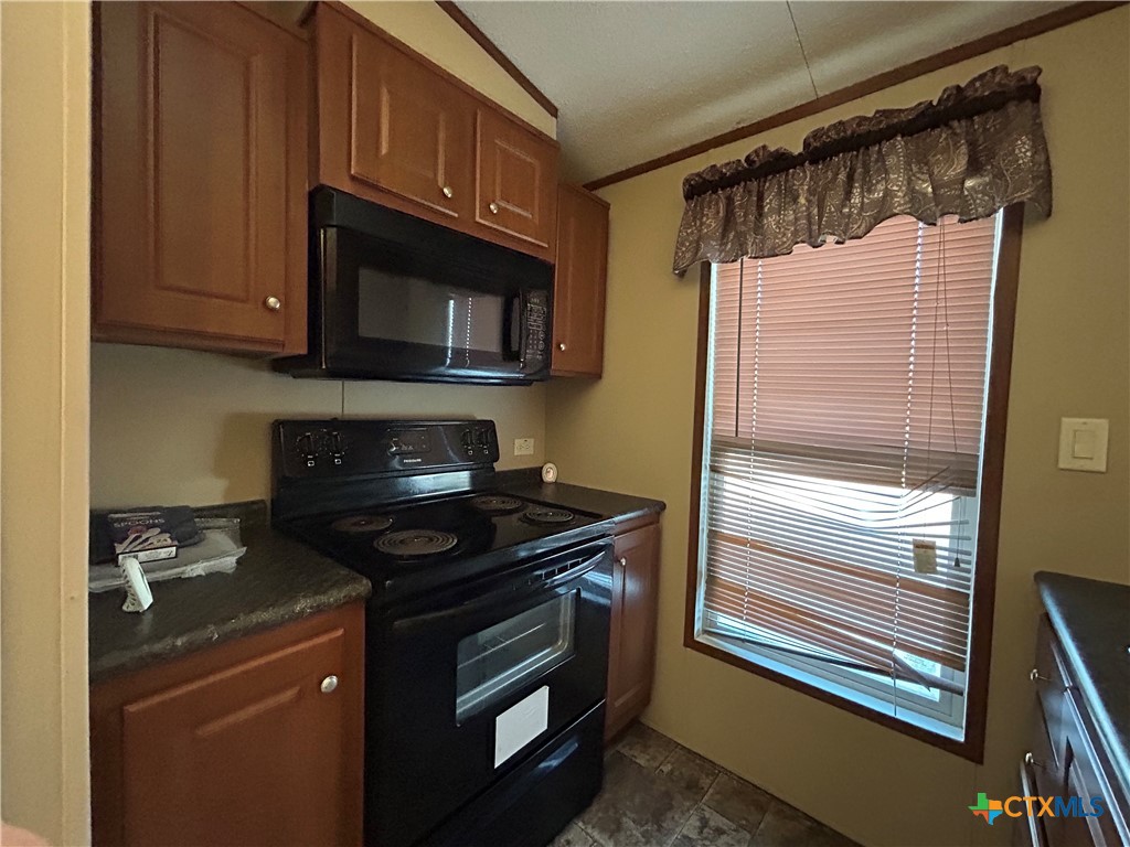 10537 Fm 616 Property Photo 11