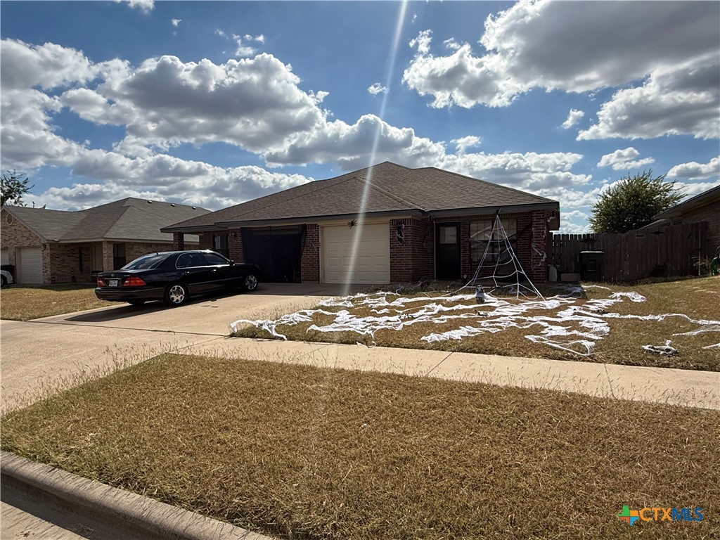 4904 John David Drive Property Photo 2