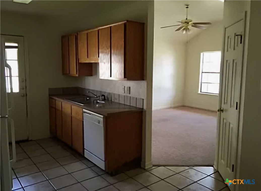 4904 John David Drive Property Photo 4