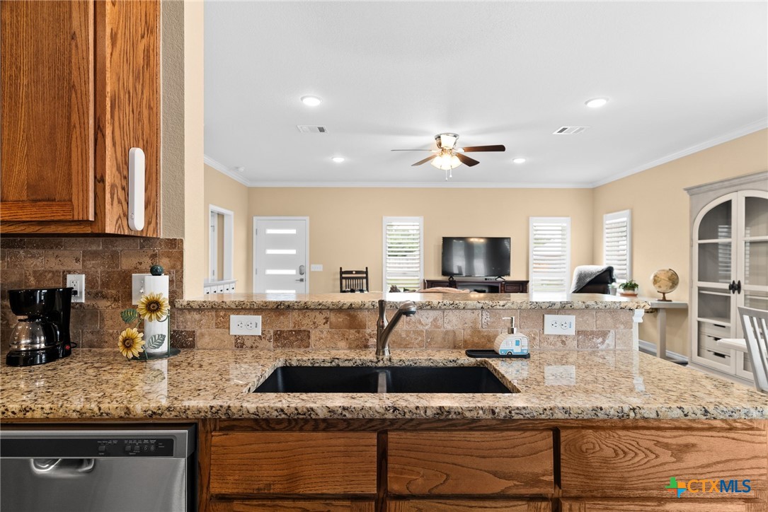16 Samac Lane Property Photo 11
