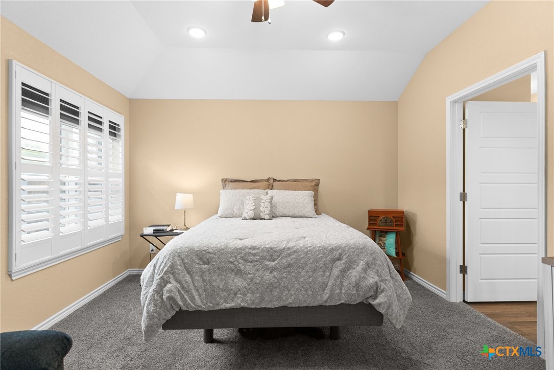 16 Samac Lane Property Photo 13
