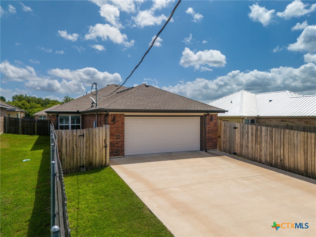 16 Samac Lane Property Photo 22