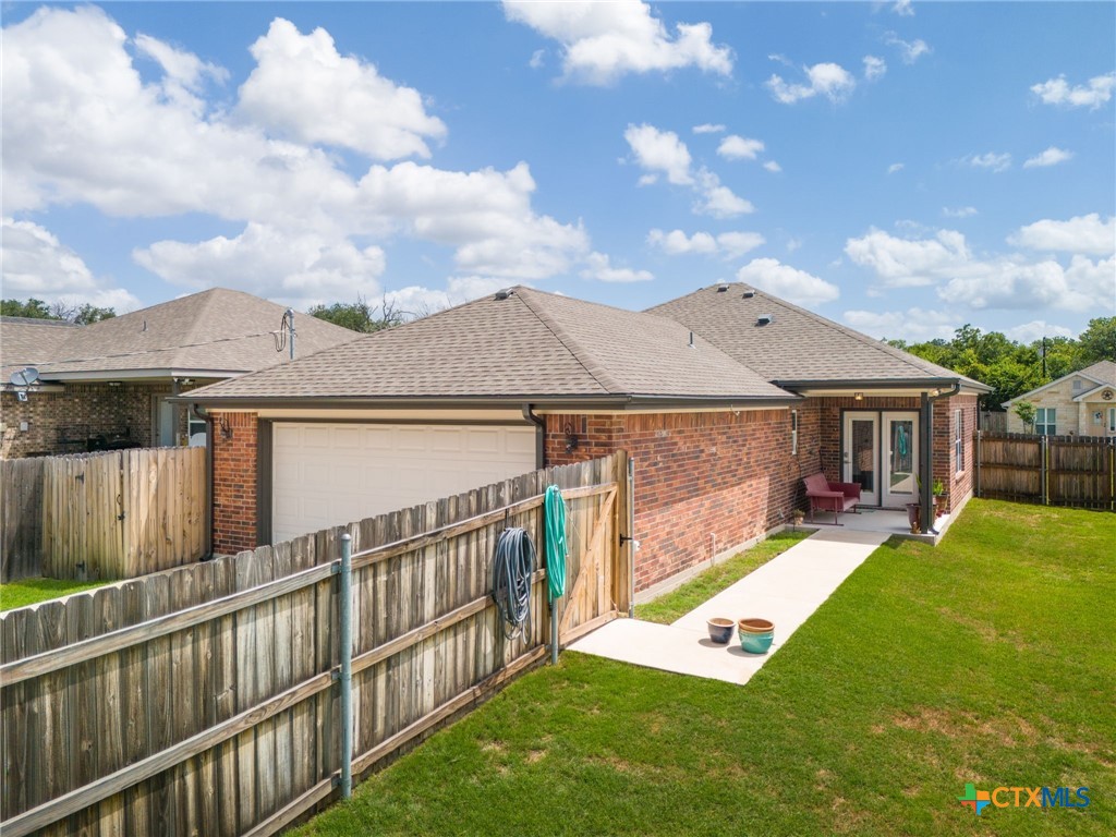 16 Samac Lane Property Photo 23
