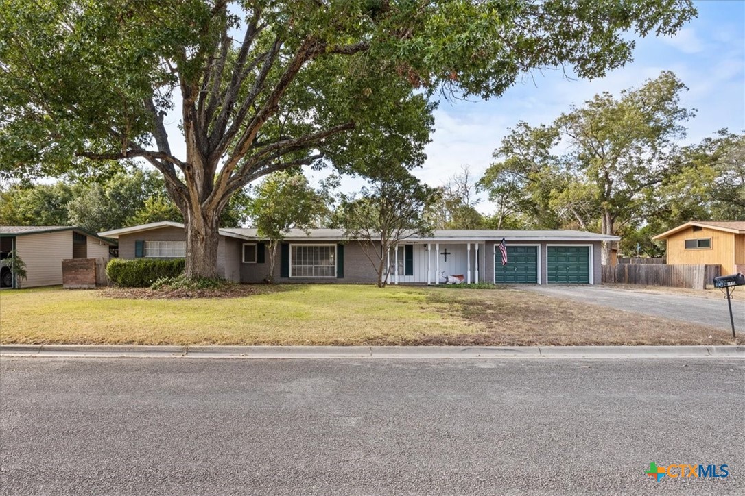 1415 Dove Lane Property Photo 2