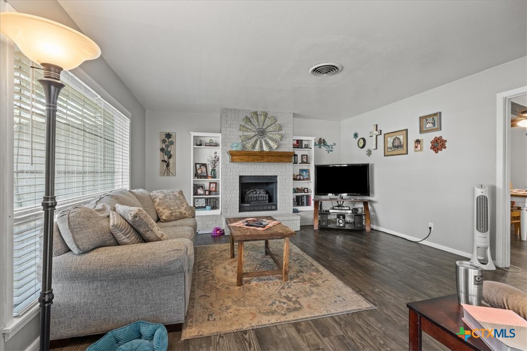 1415 Dove Lane Property Photo 4