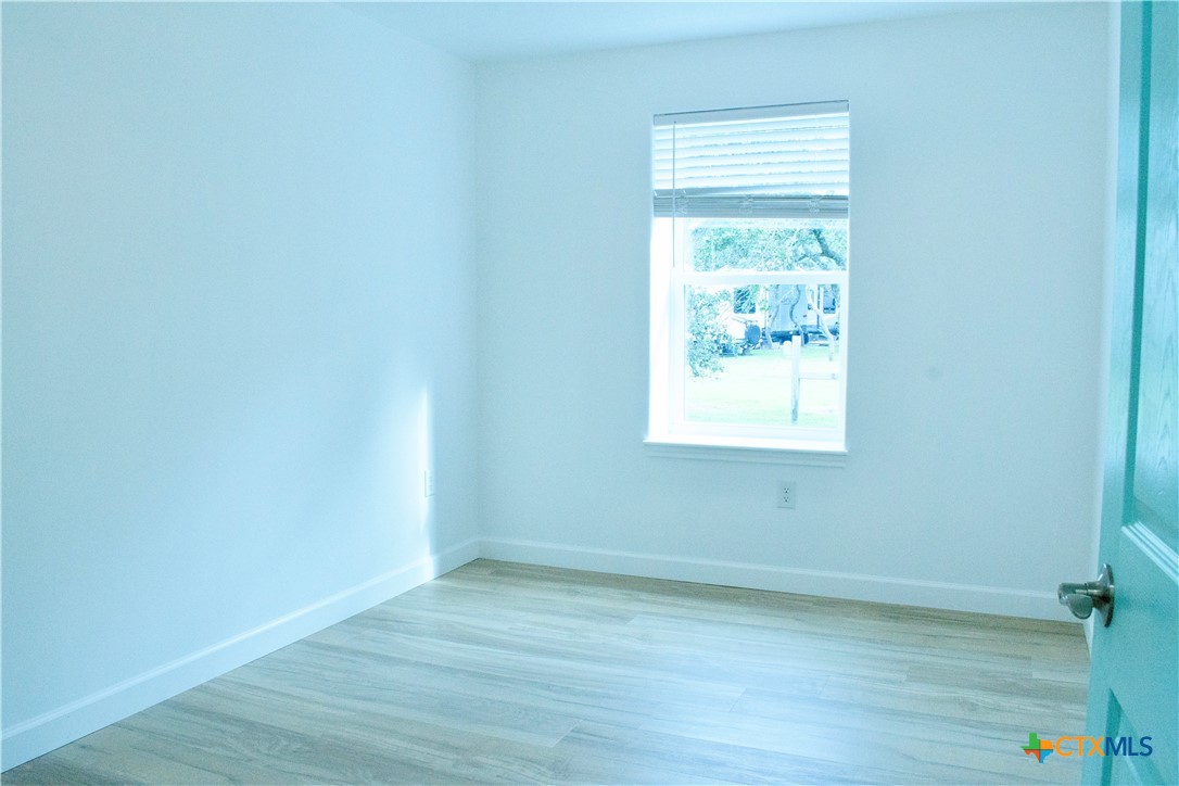 196 Circle Hook Property Photo 17