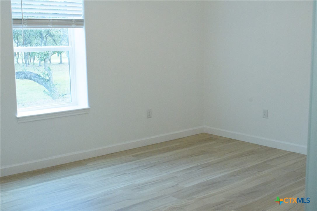 196 Circle Hook Property Photo 19