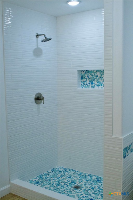 196 Circle Hook Property Photo 22
