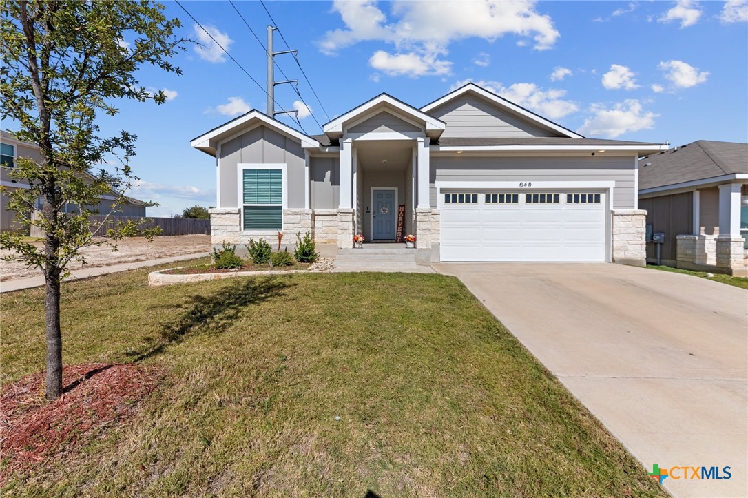 648 Oxford Lane Property Photo 4