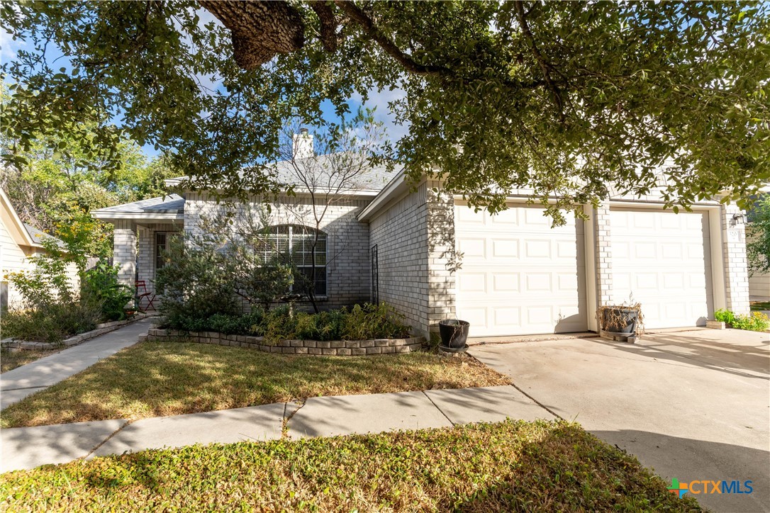 320 Meadow Park Property Photo 2