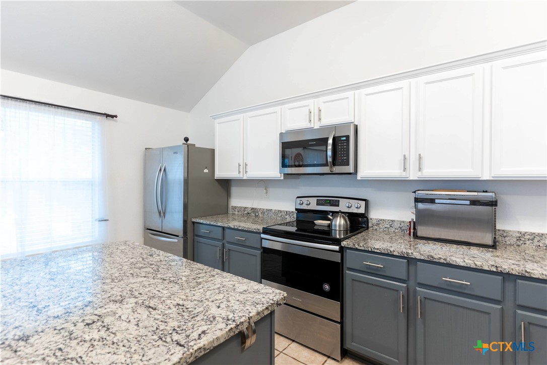 320 Meadow Park Property Photo 11