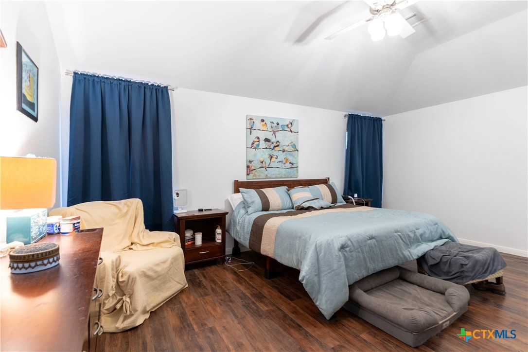 320 Meadow Park Property Photo 14