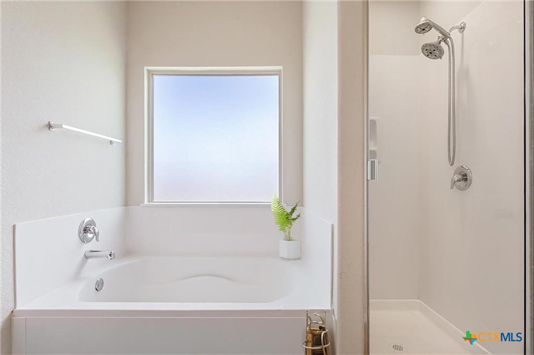 6301 Stonehaven Drive Property Photo 10