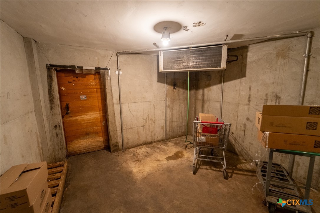 1302 E Crestwood Drive Property Photo 39