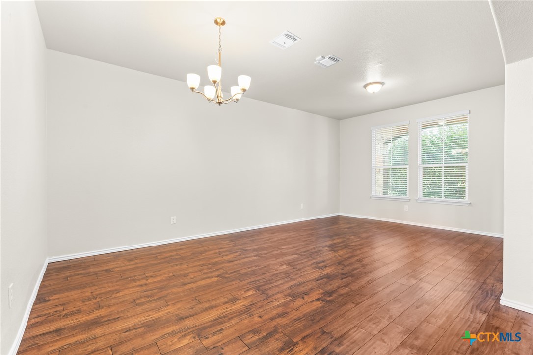 3302 Lorne Drive Property Photo 6