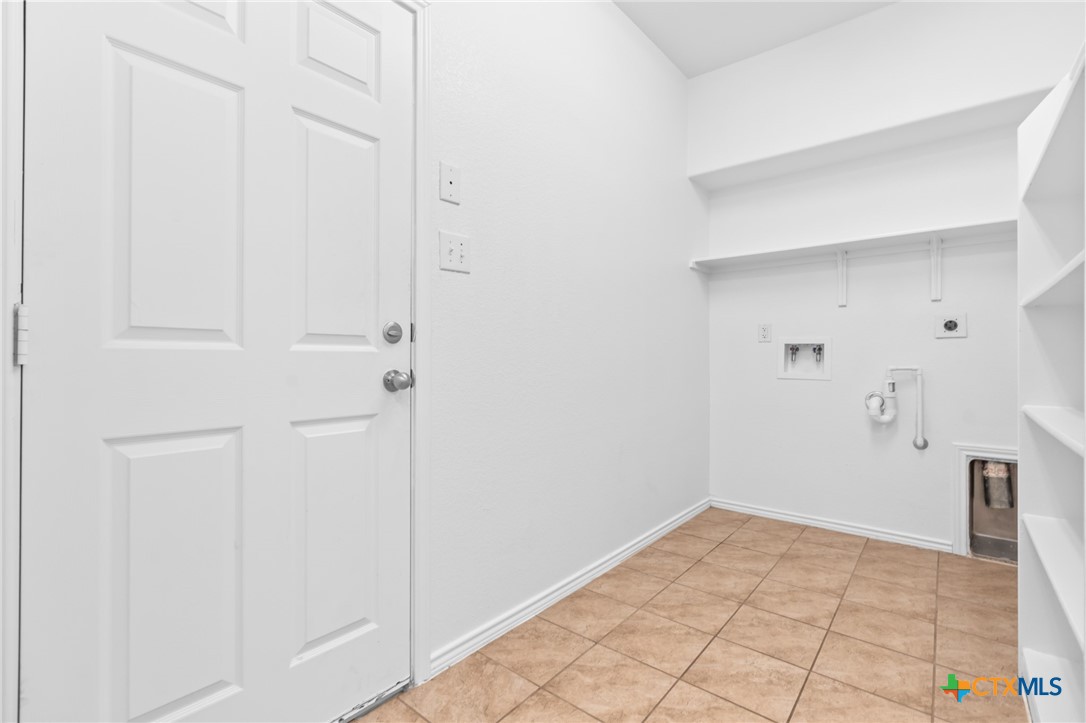 3302 Lorne Drive Property Photo 14