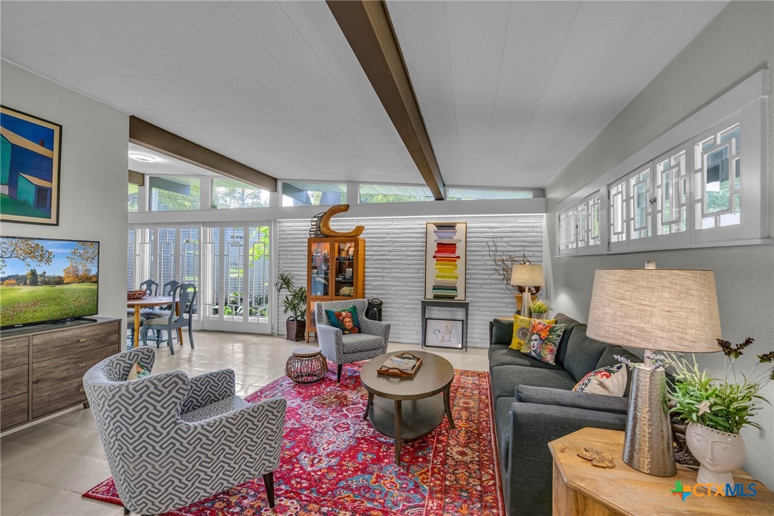 531 Berkeley Street Property Photo 4