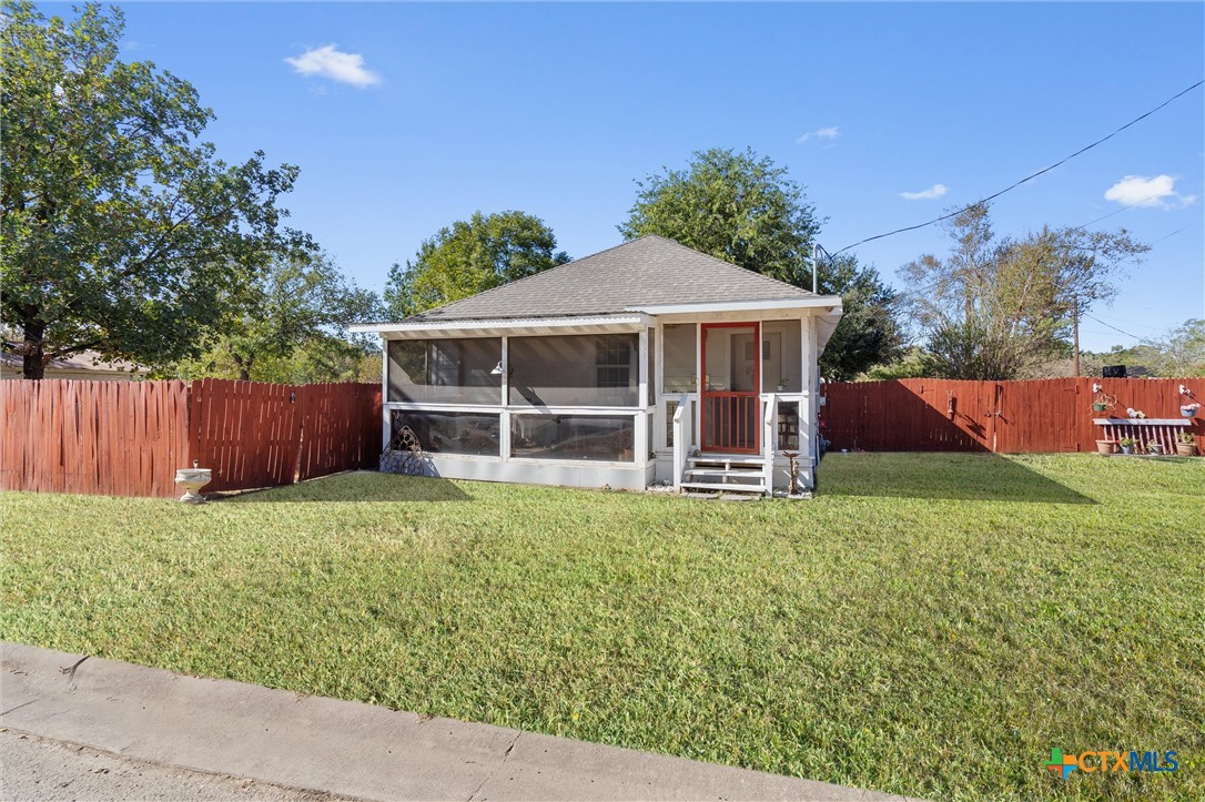 322 E Hamilton Avenue Property Photo 3