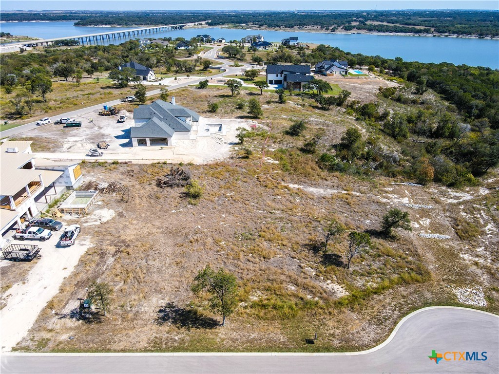 10207 Enclave Cove Property Photo 4