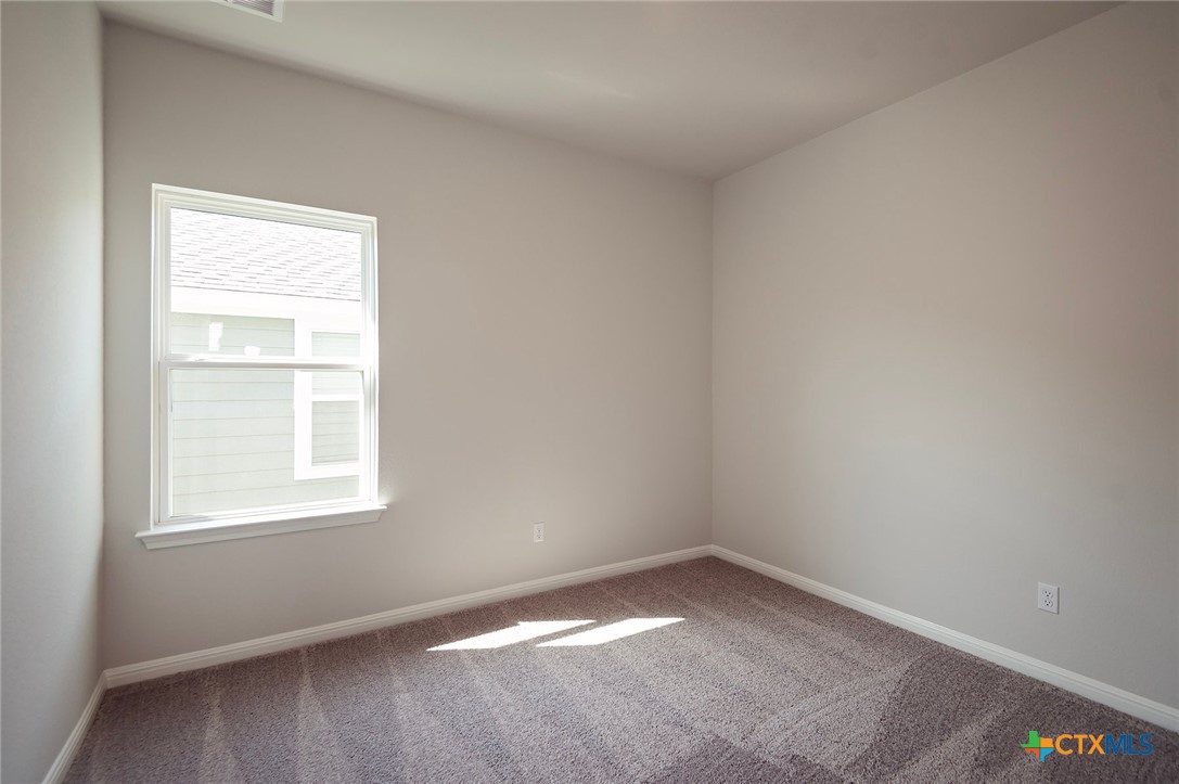 240 Alcatraz Loop Property Photo 34