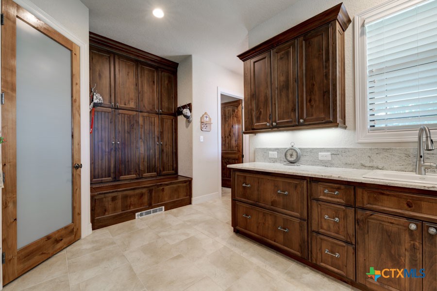 2420 Bolton Road Property Photo 6