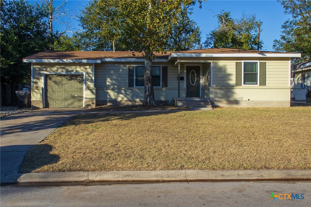210 W Zenith Avenue Property Photo 2